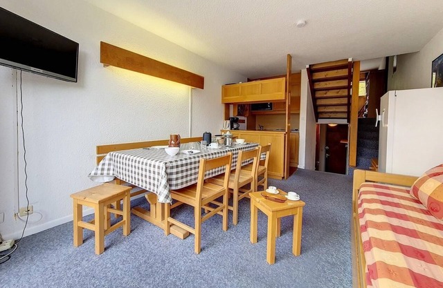 30m from ski slopes, 4th floor, balcony, tv, ski locker, 55m², Les Menuires