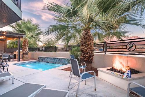 31| Pool Palace in St George with Snow Canyon View