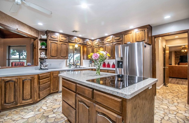 3200 sq. ft home sleeps 8 (The Bunk House)