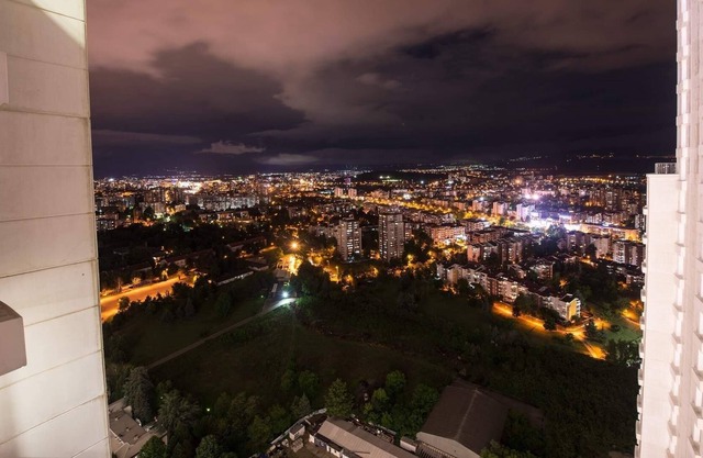 33rd Floor Sky Apartment/ Free Parking/ Fitness&Spa