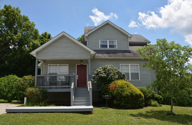 35-Lake and Bourbon Trail Getaway