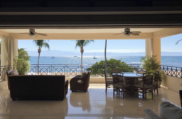 3500sf Oceanfront Condo Ingates Incl Golf Cart &Housekeep/Cook