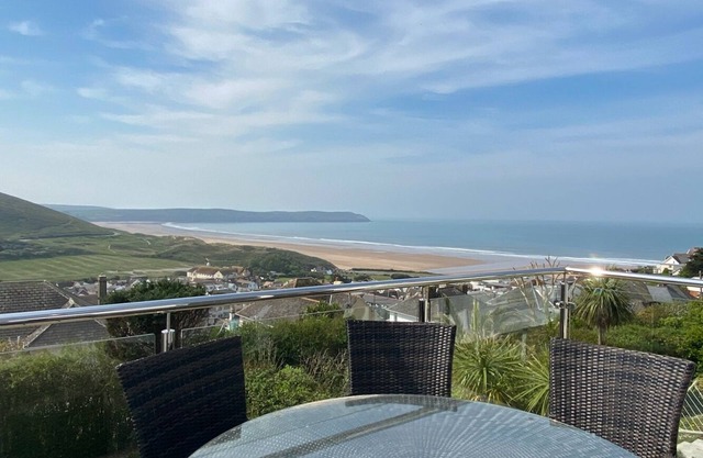 36 Chichester Park - Pets* | 3 Bed | Sea views