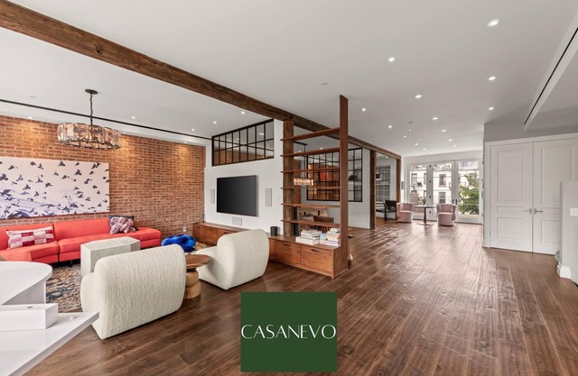 399- Luxury 6BR 5Baths Townhouse with Garage in Carroll