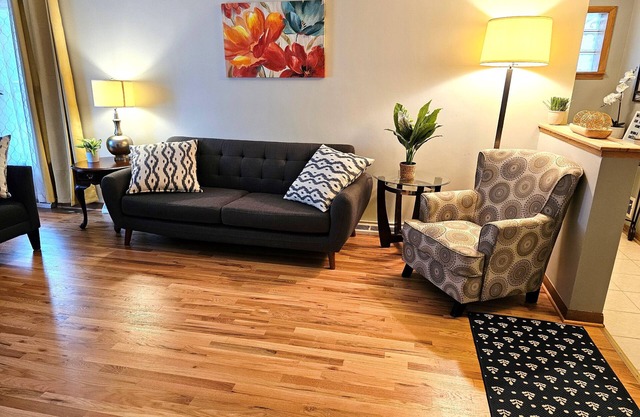 3B Spacious Home+ Free Parking near Chicago O'Hare