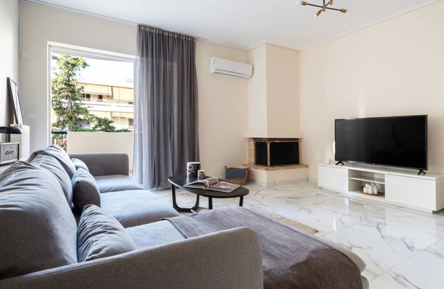 3BD Apt next to The Ellinikon