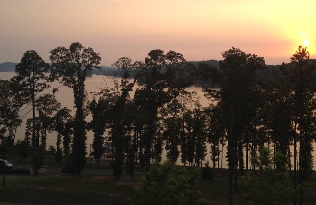 3BR / 2BA Condo with Incredible Lake View