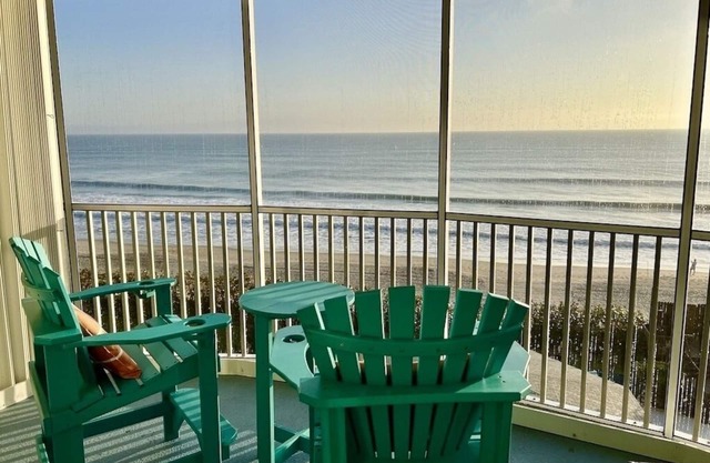 3BR Beachfront Oceanfront Condo – Pool, Pickleball, Views. Covered Parking