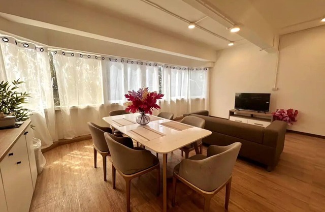 3BR China Town, Rare to find 2 mins from MRT trainnn