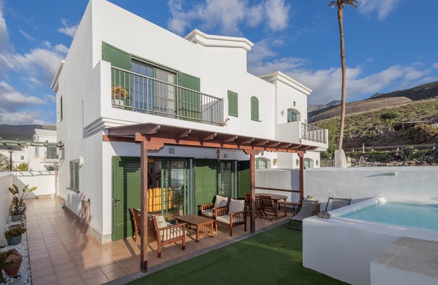 3BR Color & Salt Notes House-Pool & Garden