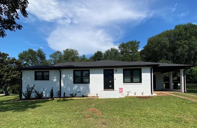 3BR Cozy Dawg Retreat Newly updated close to downtown Athens and Firefly trail.