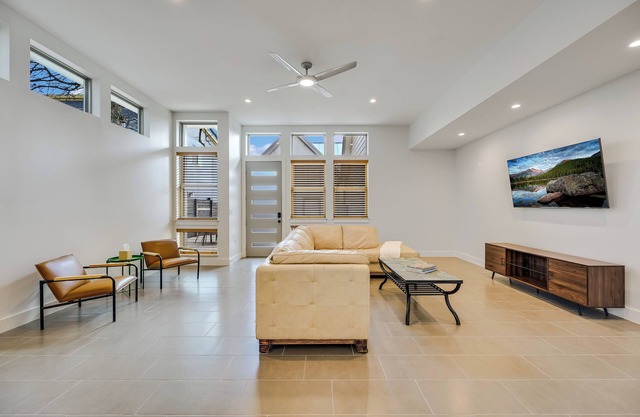 3BR East Side Scene, Downtown & UT Events