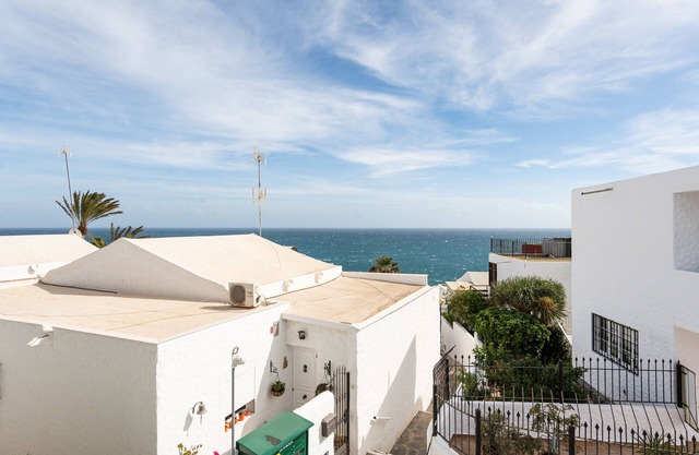 3BR Bungalow - Private Solarium - Sea Views