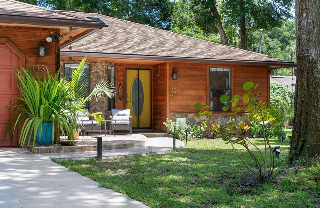 3BR Family Getaway 8 min to Downtown & Beaches