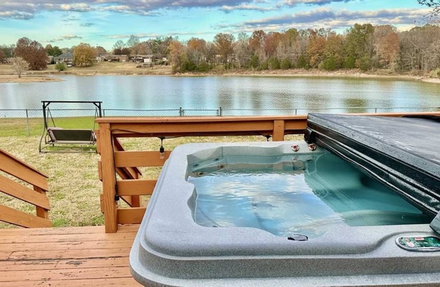 ‼️3BR Lakefront in Nashville w/BBQ & Hot Tub