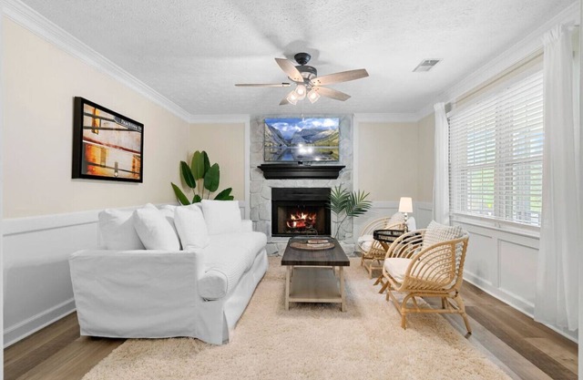 3BR Pet-Friendly Home Ideal for Mid-Term stays Travel Ball Families Relocations in Marietta GA