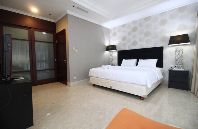 3BR Primest Location The Capital Residence SCBD By Travelio