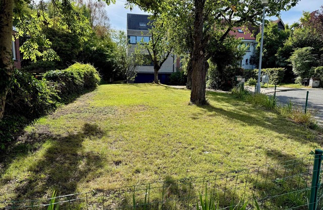 3BR Villa w/Garden, Ping-Pong, Cinema, Parking