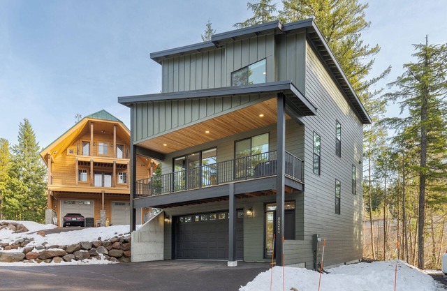 3rd night FREE stay before 10/19! new built, modern, cozy feeling