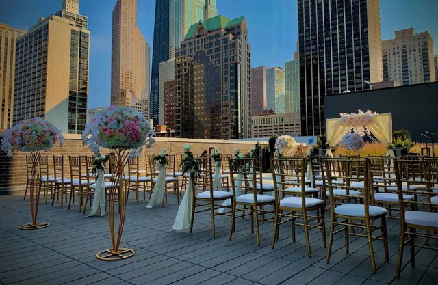 3x Comfortable Deluxe Queen Queen Rooms at Viceroy Chicago, Pet-Friendly!