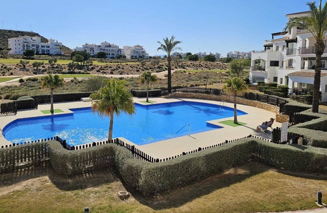 4-6Apartment,overlooking the pool.Elevator,2bedrooms,terrace and spaciouskitchen