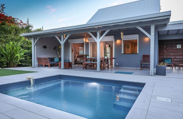 4-6p villa - AC rooms/equipped terrace/indiv pool