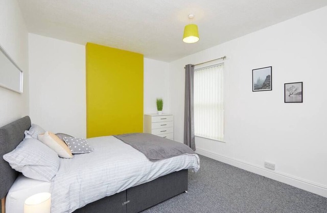 4 Bed Derby House - Long Stay & Groups - Free Parking