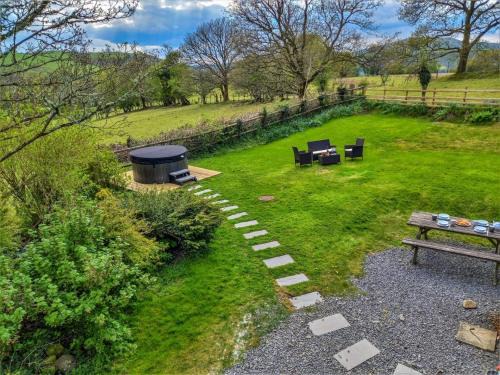 4 Bed in Llandovery 82440