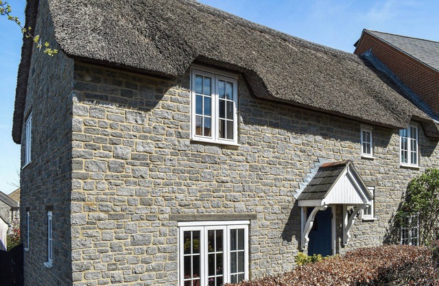 4 bedroom accommodation in Puncknowle