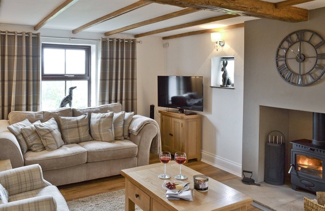 4 bedroom accommodation in Rhandirmwyn, near Llandovery