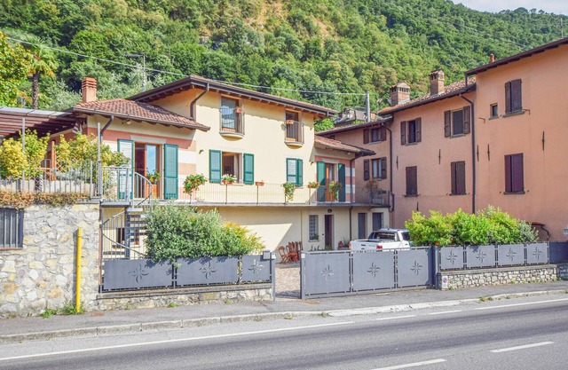 4 bedroom amazing home in Pilzone/Iseo