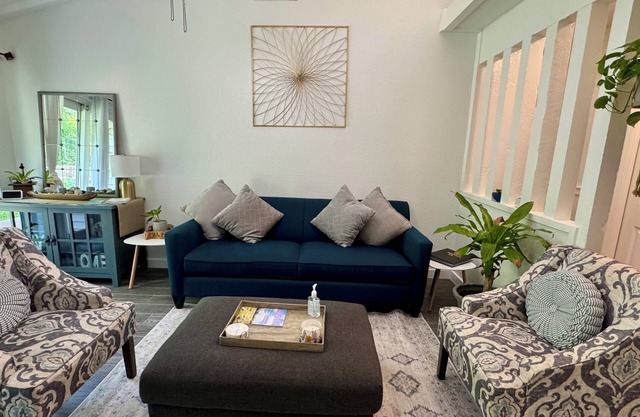 4-bedroom Cozy house in charming Austin with AC, WiFi. Enjoy your stay