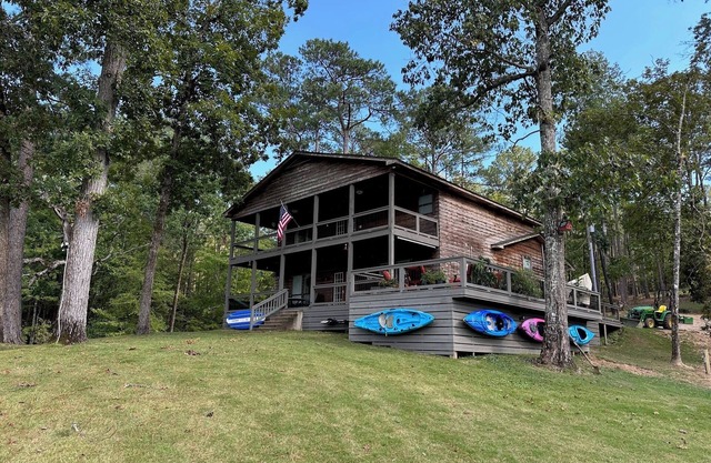 4 bedroom Family Cabin at Grateful Cove, Lake Martin, AL