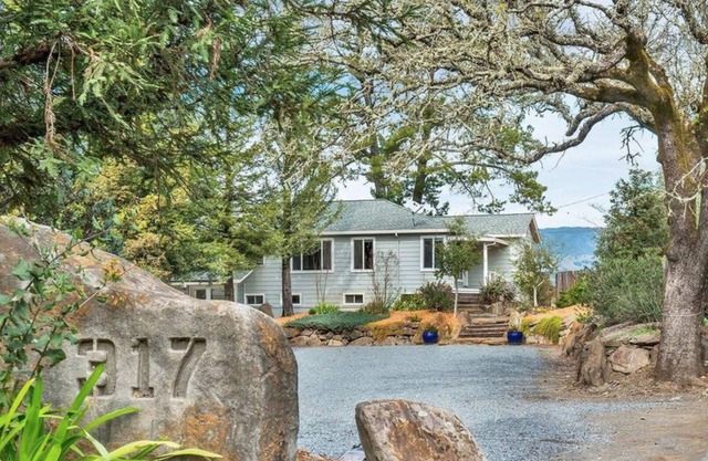 4 bedroom home at the gateway to Alexander Valley.