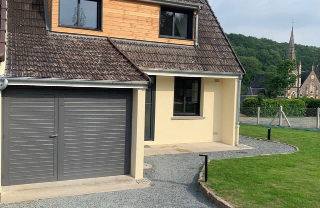 4 bedroom home in Tessy-Bocage