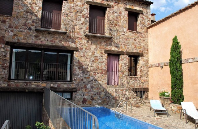 4 bedroom house with swimming pool