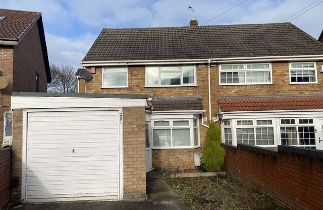 4 bedroom house in St Paul's Road