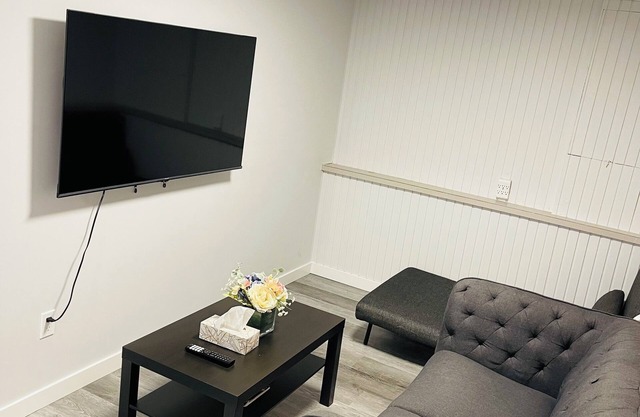 4-bedroom house in beautiful Vancouver - close to Downtown and PNE