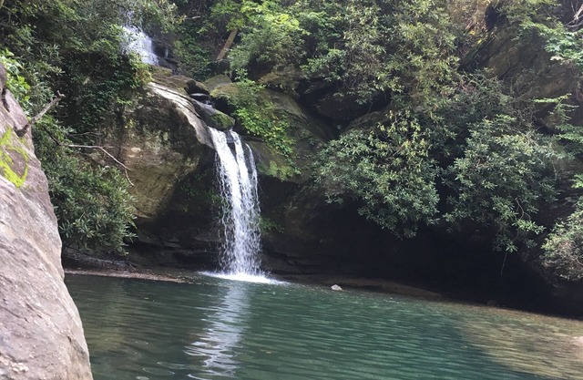 4-bedroom house in charming Salem with WiFi, AC. Relax and unwind