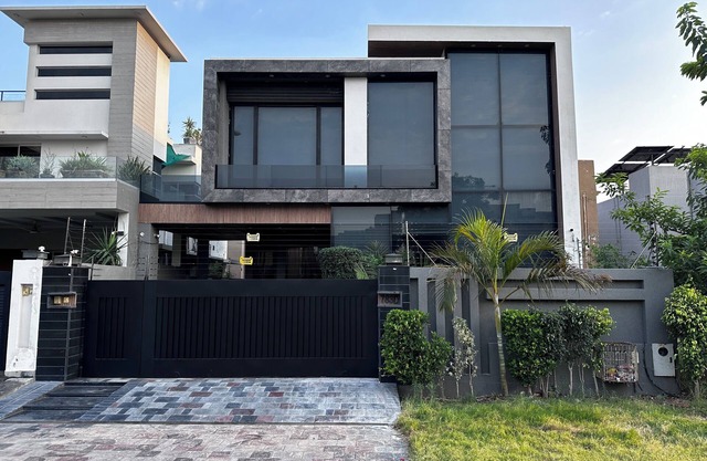 4-bedroom house in delightful Lahore