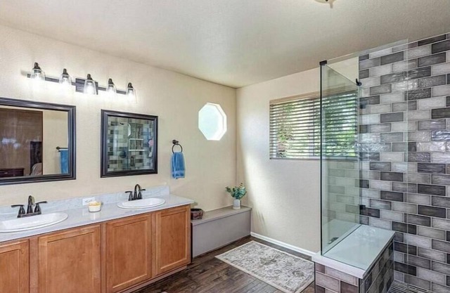 4-bedroom house in enchanting Castle Rock with WiFi