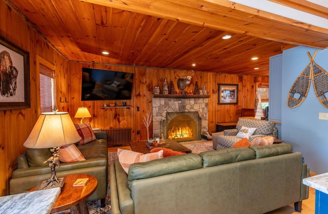 4-bedroom house - Walking distance to town - With A/C