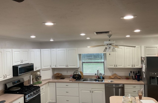 4-bedroom house with WiFi in amazing Lake Placid with dock, boat slip available