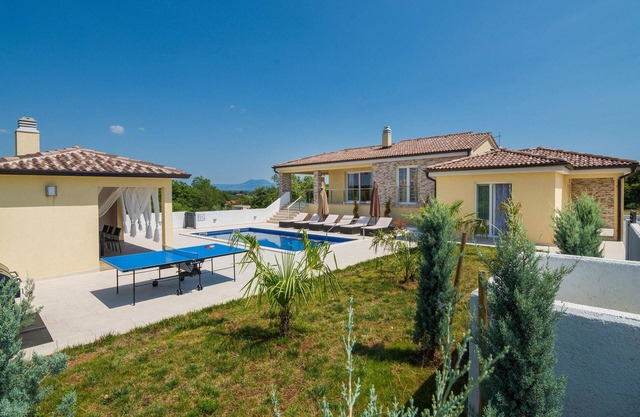 4 bedroom lovely home in Kapelica