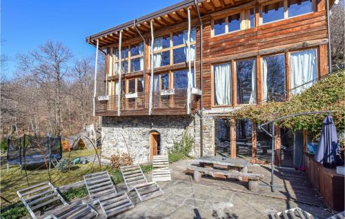 4 Bedroom Lovely Home In Cedegolo