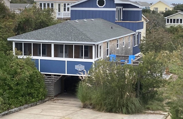 4 Bedroom Ocean View Beach Box Cottage in Duck.