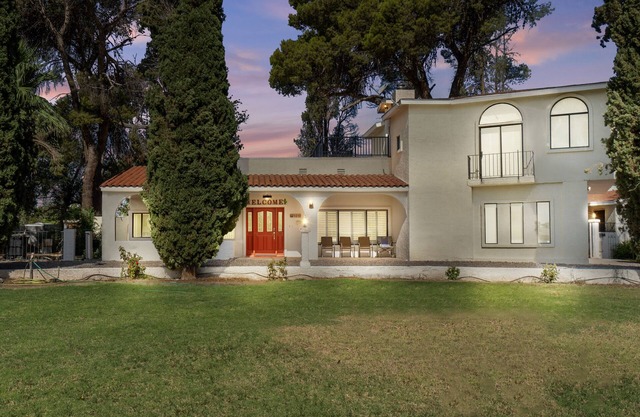 4-bedroom spacious home in Safford with AC.