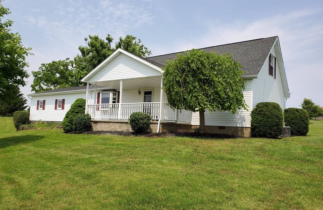 4 bedroom Tenant House at Muddy Boots Petting Farm.
