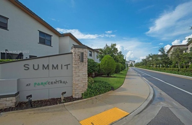 4 Bedroom Townhome 439356 by Houzlet