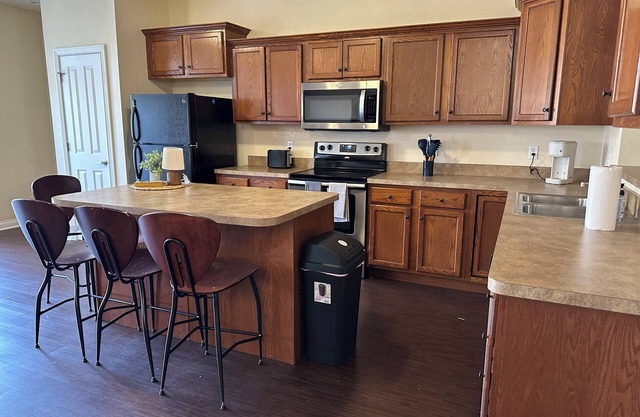 4-bedroom townhome near enchanting Notre Dame with AC